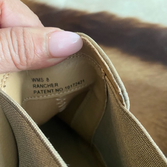 Slip on lug sole booties - Picture 11 of 11